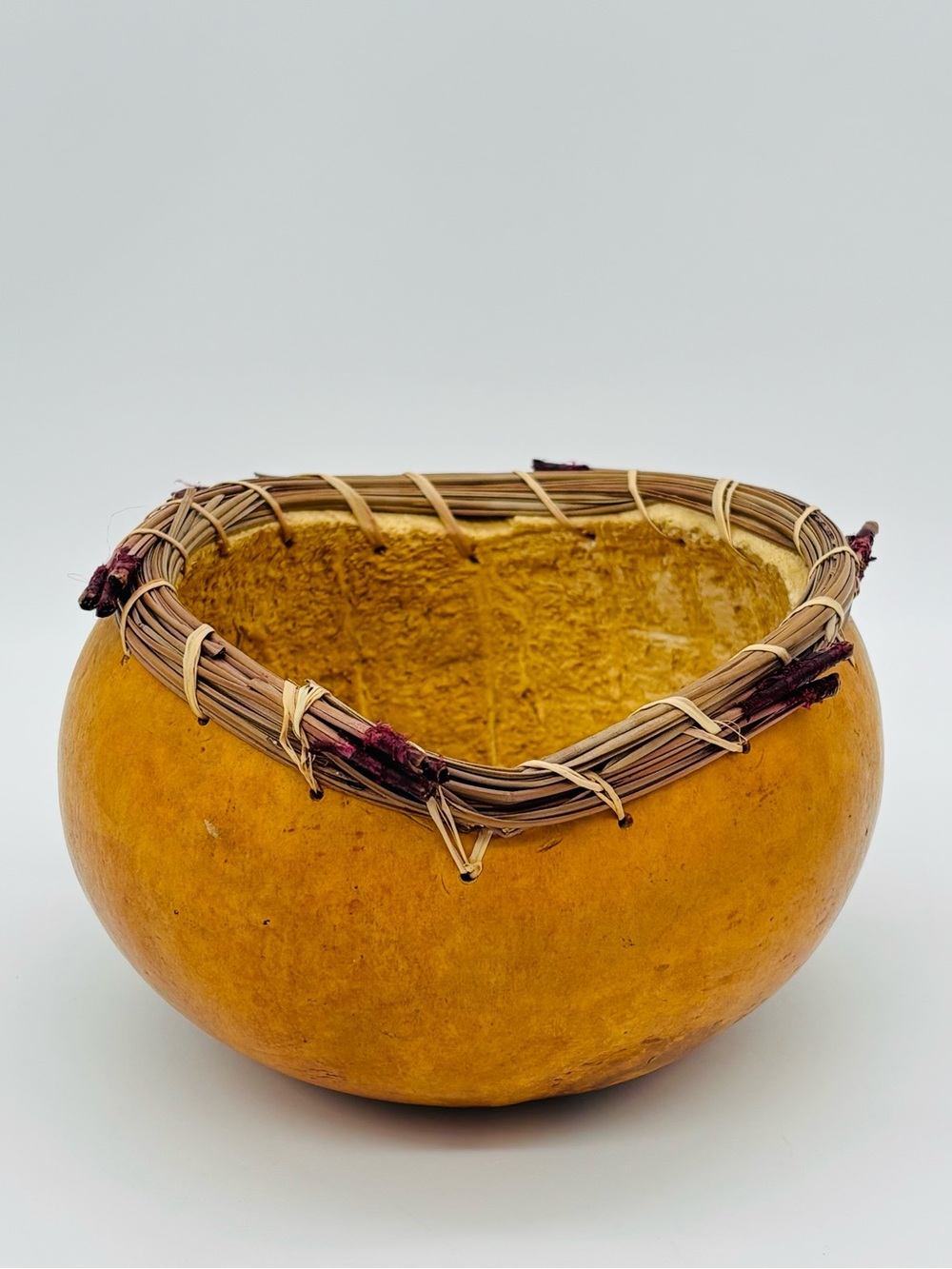 Vintage Handcrafted Gourd Bowl Pine Needle Rim Signed Drake 99 Rustic Primitive - Picture 2 of 13